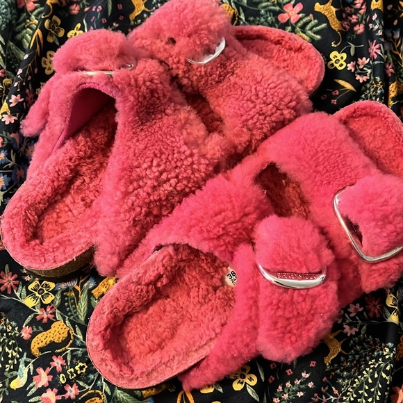 Birkenstock Pink Plush Big Buckle 38/7  with Adjustable Straps - Picture 8 of 9